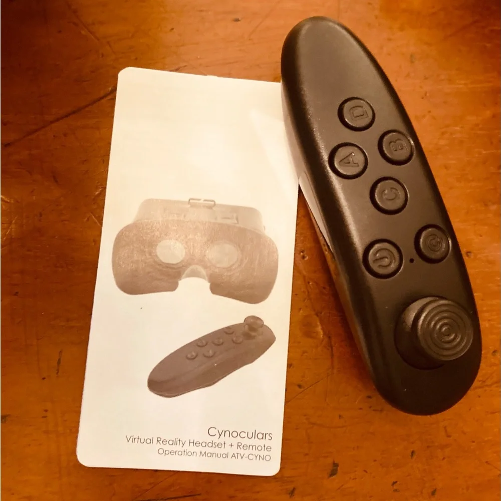 Cynoculars for virtual viewing of your videos and photos headset and remote